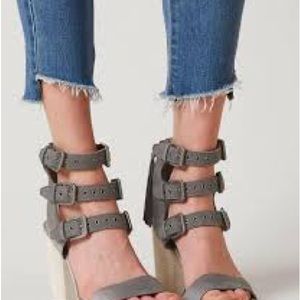 Dolce Vita Erin leather block heel sandal